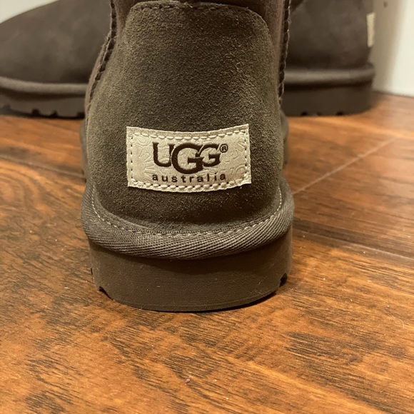 UGG Boots 100% Authentic.♥️SOLD♥️ - Picture 1 of 7